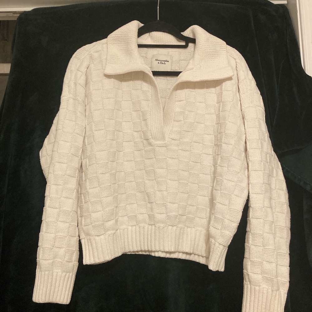 white knit jumper with a collar